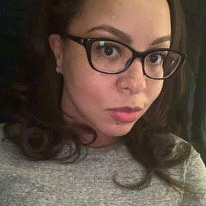 Meet your Posher, Crystal